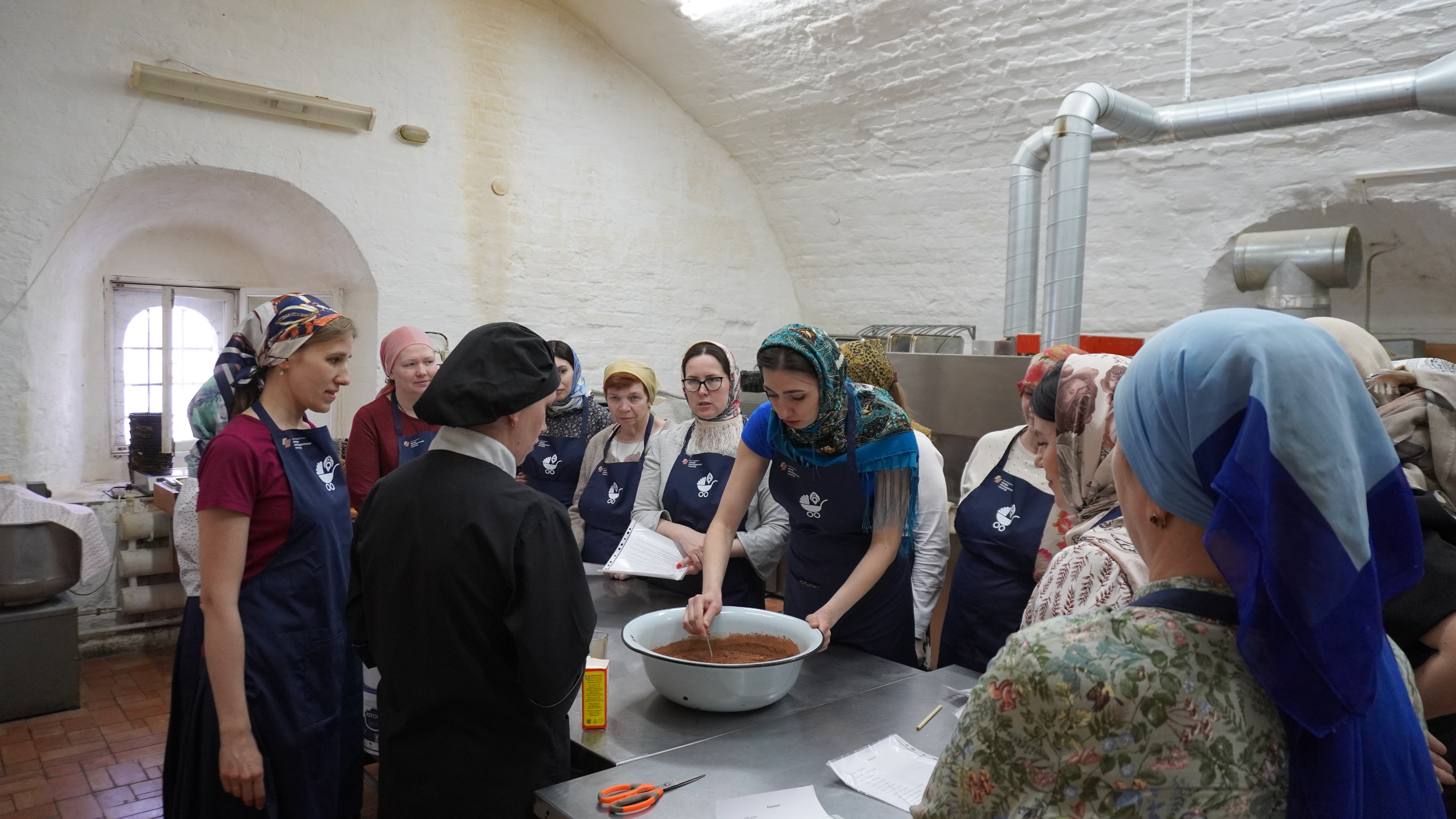Вологжане открыли для себя рецепт самой популярной сладкой выпечки Спасо-Прилуцкого монастыря - коврижки